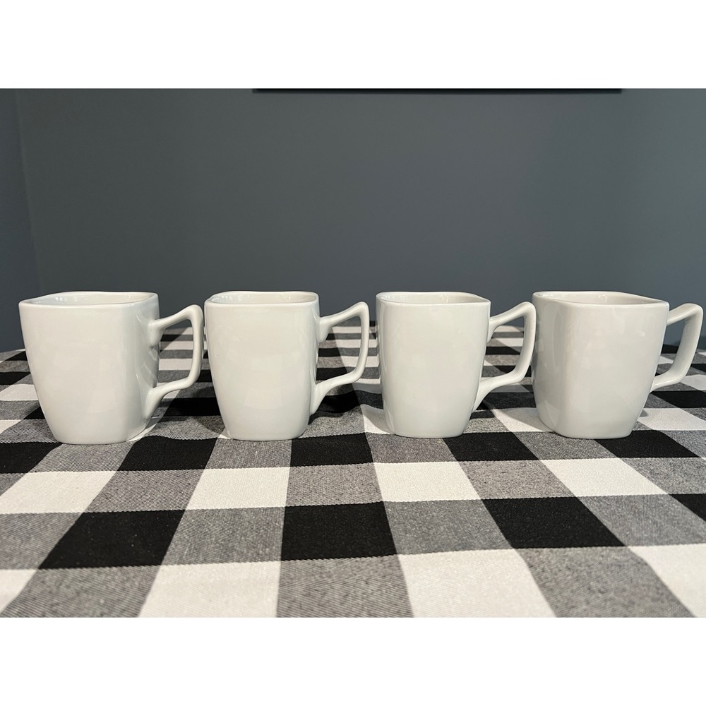 EUC. Set of 4 Oneida coffee mugs. - Picture 2 of 8